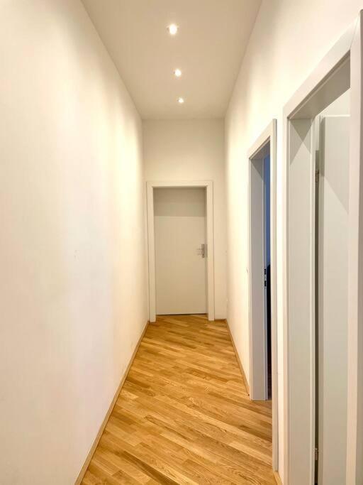 Brand New & Spacious Apartment In The City Centre Wenen Buitenkant foto